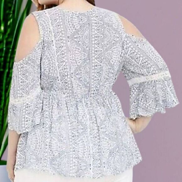 Torrid Ivory Blue Geo Dot Cold Shoulder Bell Sleeves Blouse Plussize 1X - Picture 9 of 16